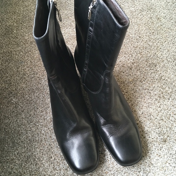 Boots - Picture 2 of 5